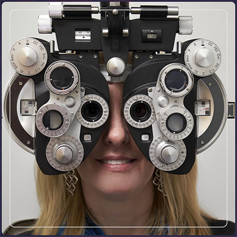 مرکز عینک سازی و بینایی‌سنجی راد
